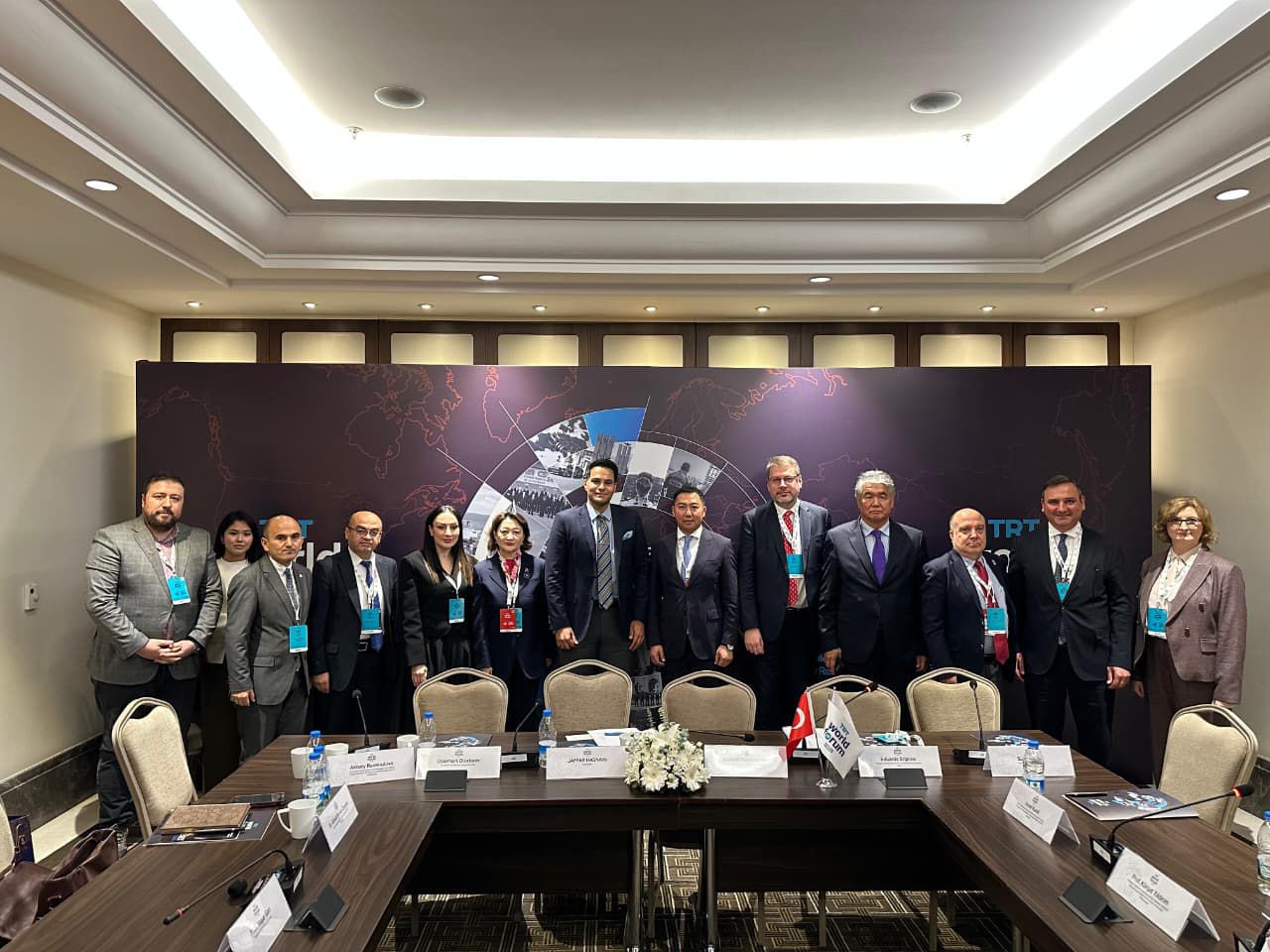 ТҮРКІ МӘДЕНИЕТІ ЖӘНЕ МҰРАСЫ ҚОРЫНЫҢ ПРЕЗИДЕНТІ АҚТОТЫ РАЙЫМКҰЛОВА СТАМБҰЛДАҒЫ TRT WORLD FORUM 2025 АЯСЫНДА ӨТКЕН САРАПШЫЛАР ДӨҢГЕЛЕК ҮСТЕЛІНЕ СПИКЕР РЕТІНДЕ ҚАТЫСТЫ