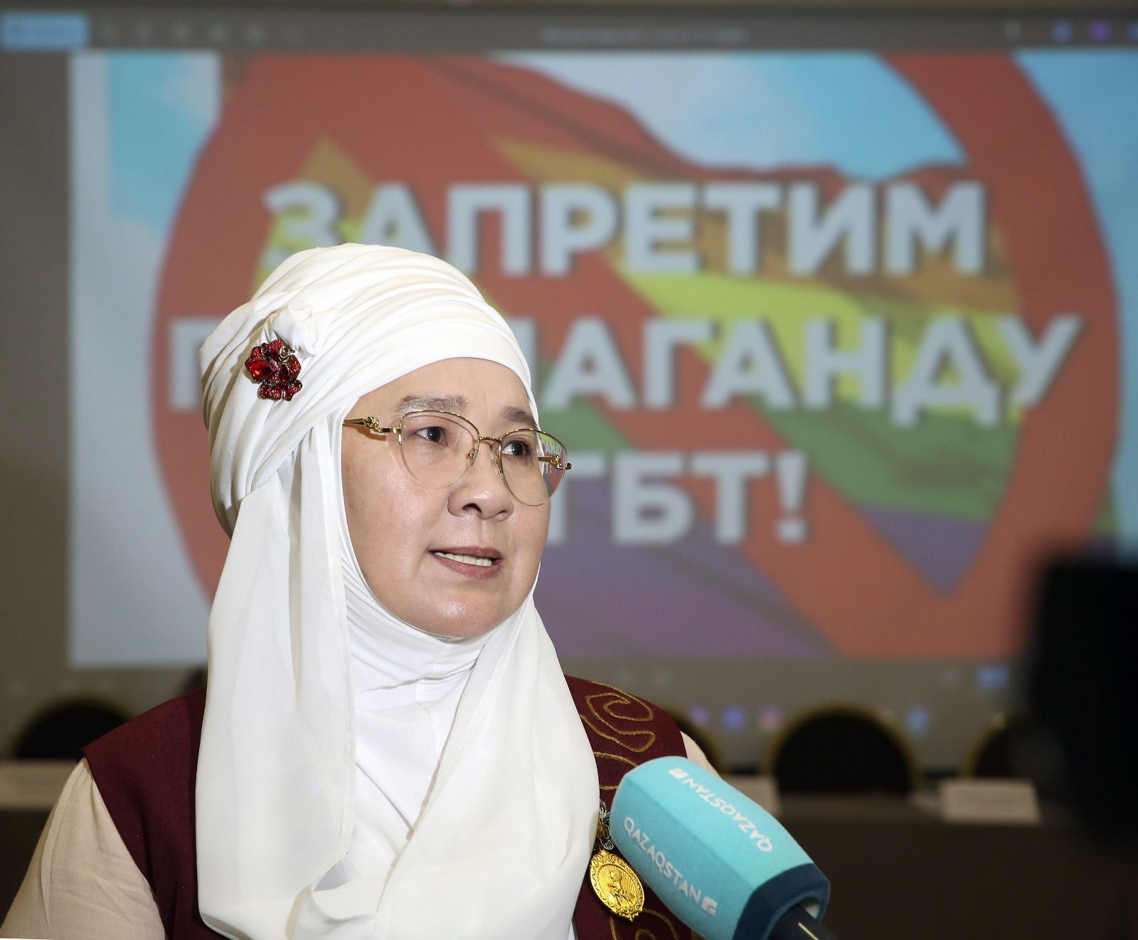 Алматыда құқық қорғаушылар мен заңгерлерЛГБТ насихатына тыйым салу туралы заңдықолдады