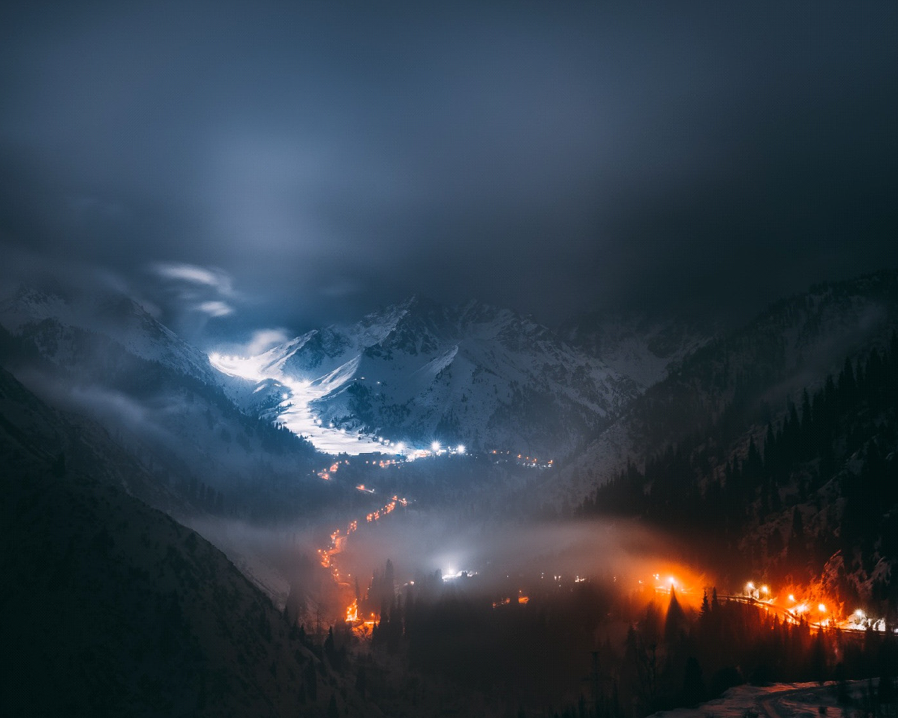 Shymbulak түнгі сырғанау маусымын ашты