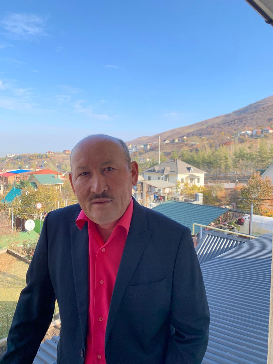 Ақын Әбдібек Әбдіманап ҚХР Күнес ауданында дүниеге келген.