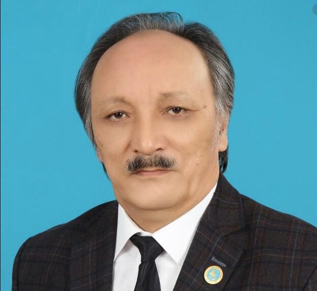 ӘДЕБИЕТКЕ ЖОЛ БЕРУ   (Мұқағали Мақатаевтың рухына)