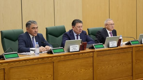 Премьер-министрдің орынбасары Қанат Бозымбаевтың төрағалығымен Алматы және Жетісу облыстарында вегетация кезеңіне дайындық мәселелері бойынша кеңестер өткізілді