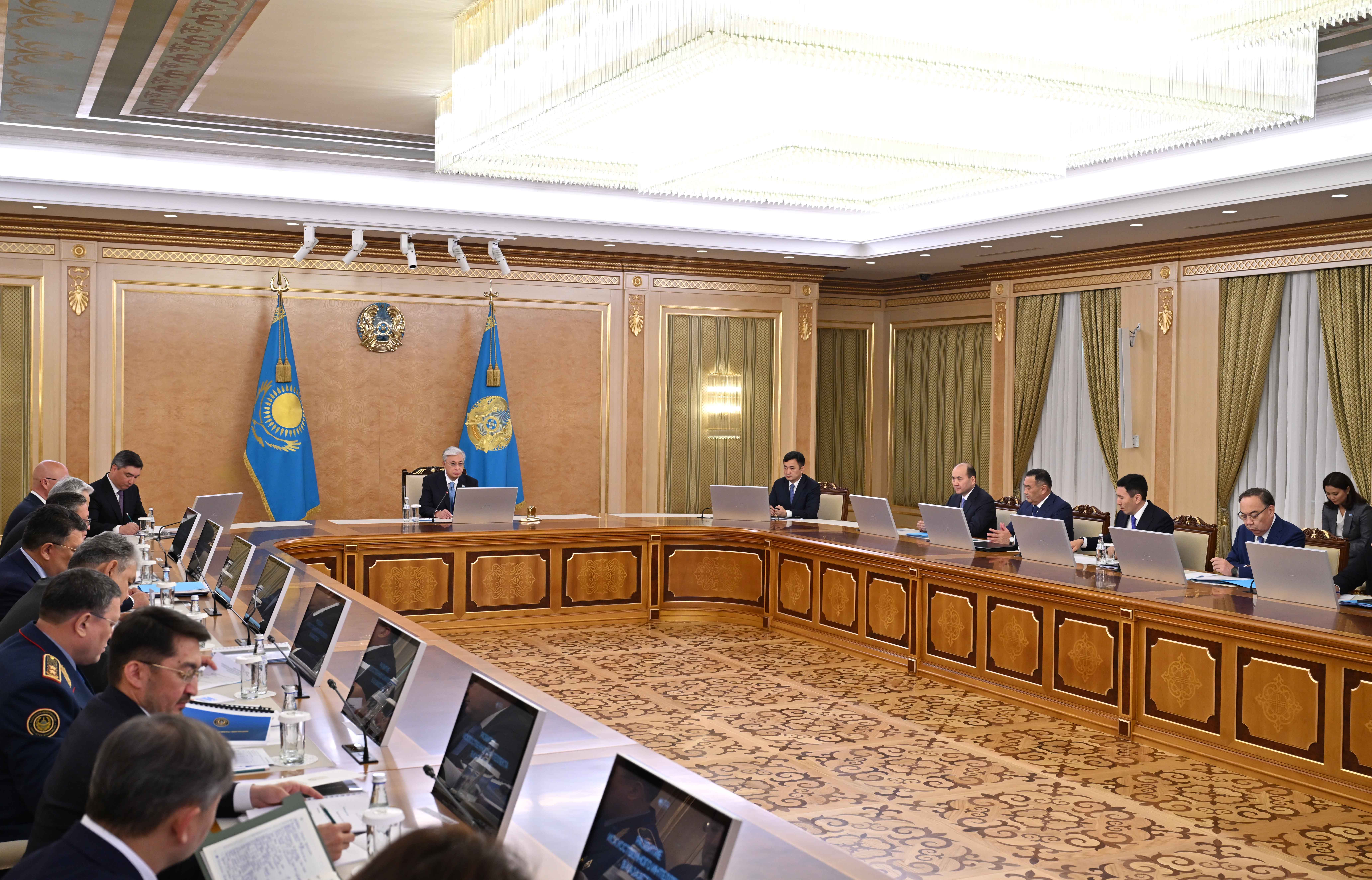 Бюджет  қаржысын  оңды-солды шашқандарға  тықыр таянды