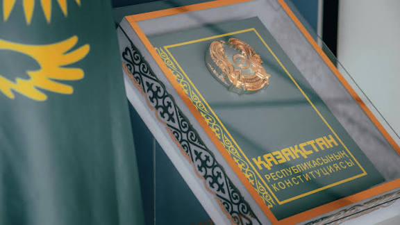 Қазақ ақындары жаңа Конституцияға өлеңмен қолдау білдірді