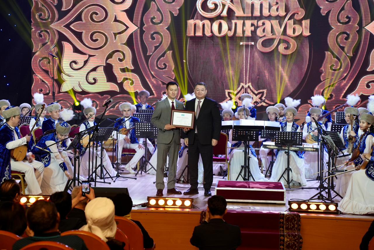 ЖАМБЫЛ ЖАБАЕВТЫҢ 180 ЖЫЛДЫҒЫНА АРНАЛҒАН САЛТАНАТТЫ КОНЦЕРТТ ӨТТІ