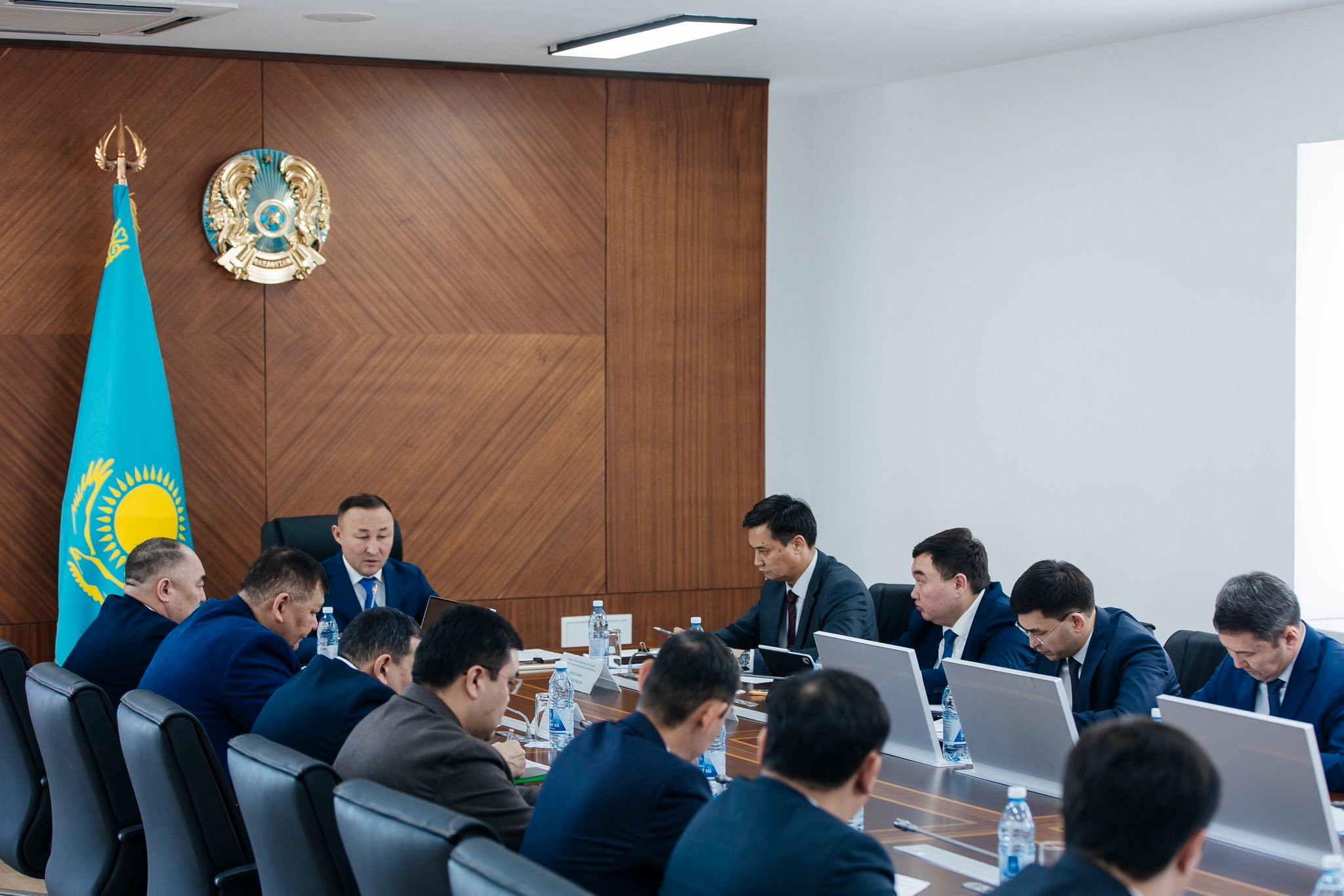 Автобустарды дер  кезінде жаңарту керек