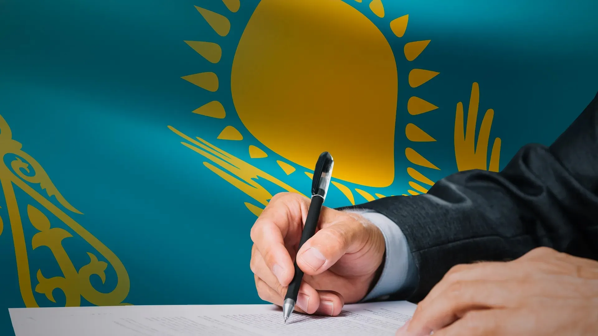 БИЫЛ ҚАНША  ЗАҢҒА ТҮЗЕТУ  ЕНГІЗІЛЕДІ?