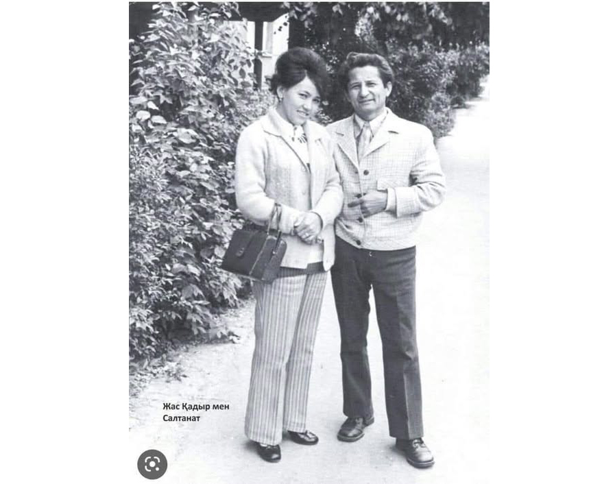 Қадыр 8 мың кітап жинап, көш бастаған