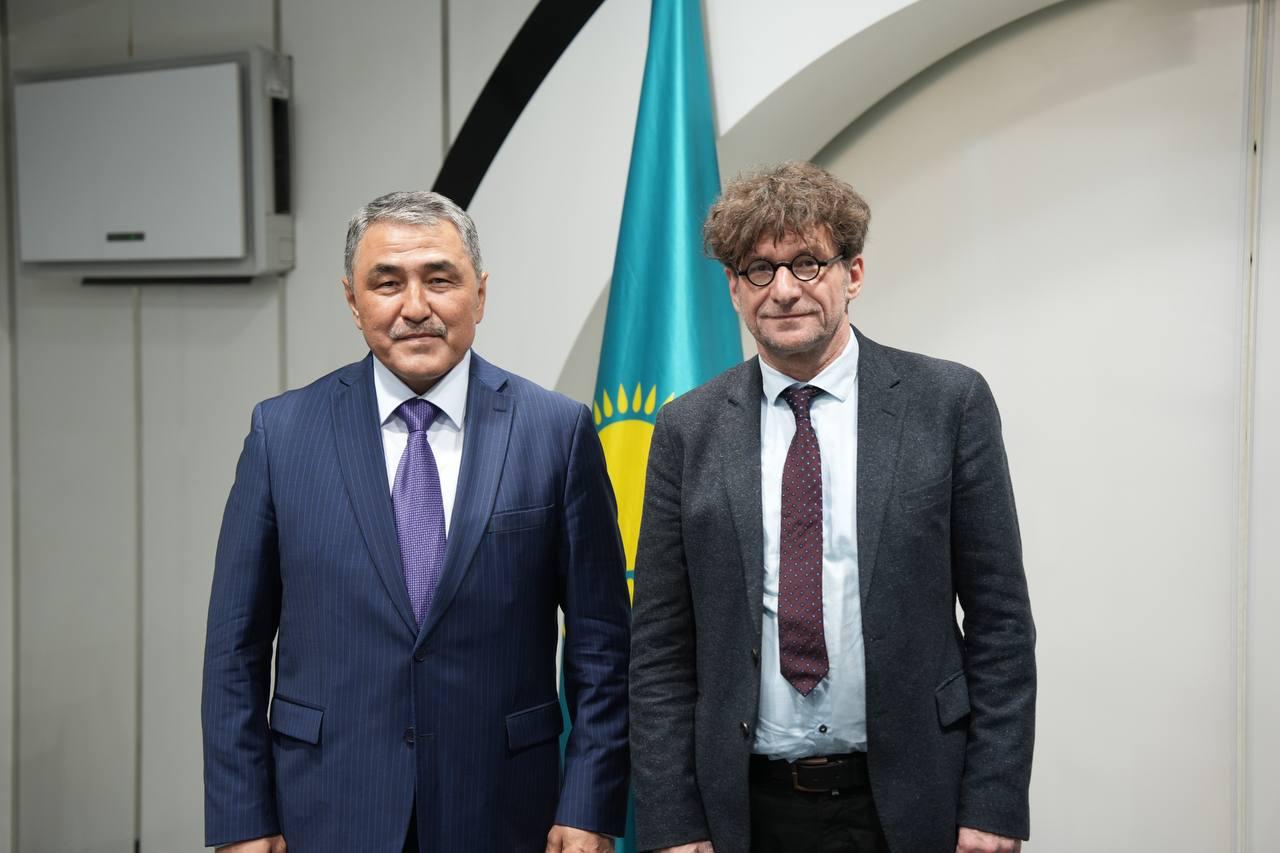 Су ресурстары және ирригация министрі Өңірлік экологиялық саммит қатысушыларымен су үнемдеу бойынша білім беру бағдарламалары мен топырақтың тұздануына қарсы жобаны талқылады