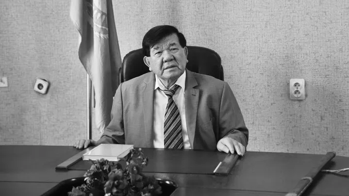 Шындықтың шырағы,  ғасыр ақыны еді...