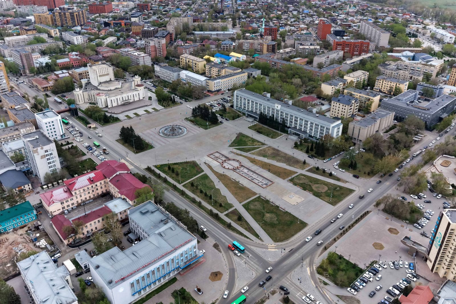 Тұрғын үйлердің қасбеті жаңарып жатыр
