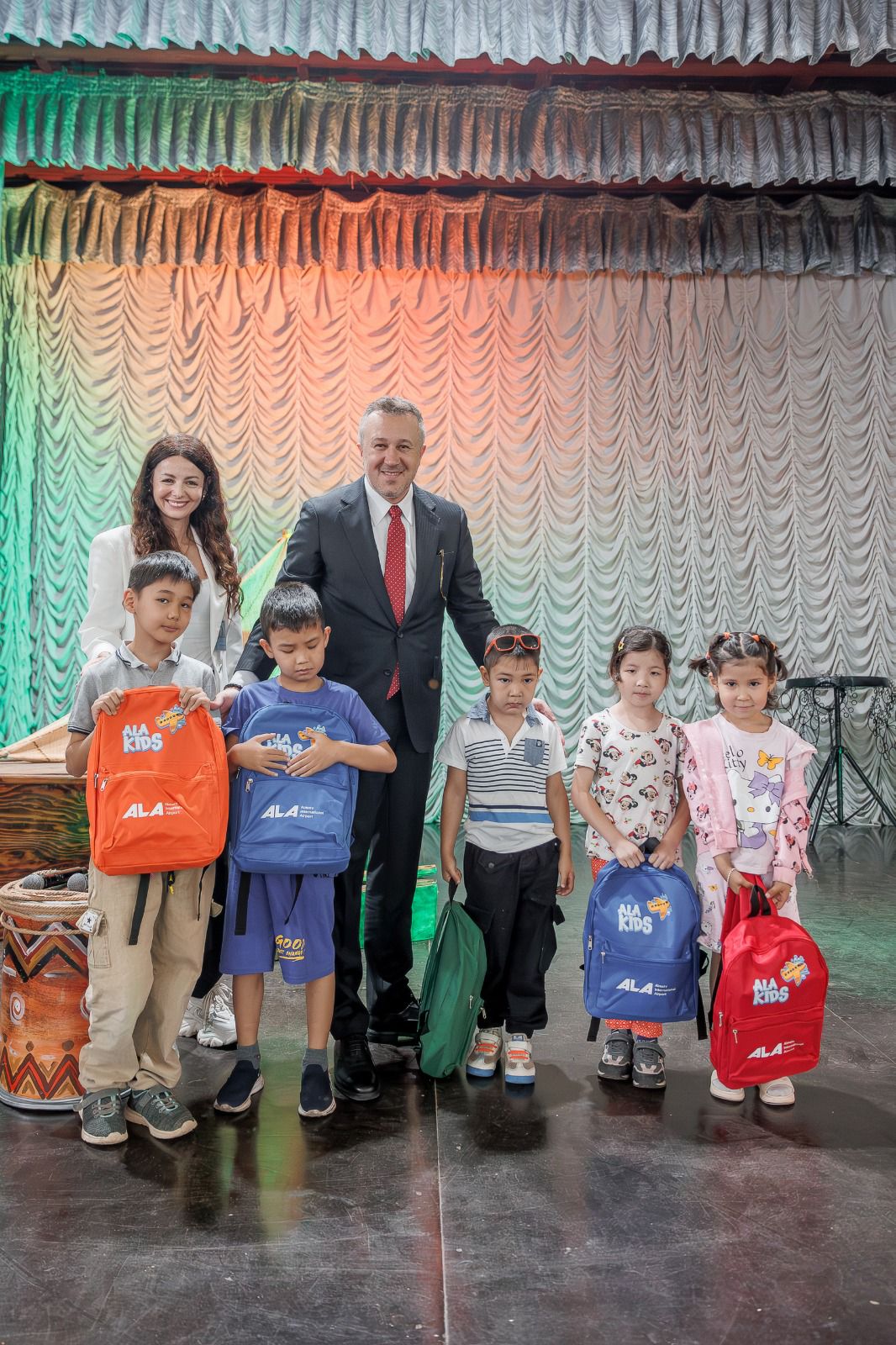 Алматы халықаралық әуежайы ерекше қажеттіліктері бар балаларға арналған бірқатар мерекелік іс-шаралар өткізді 