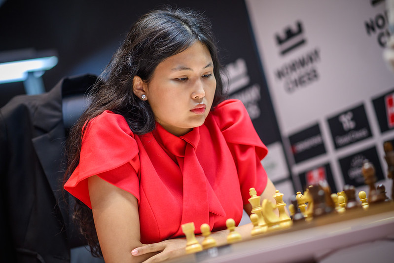 Бибісара FIDE  рейтингінде көш бастады