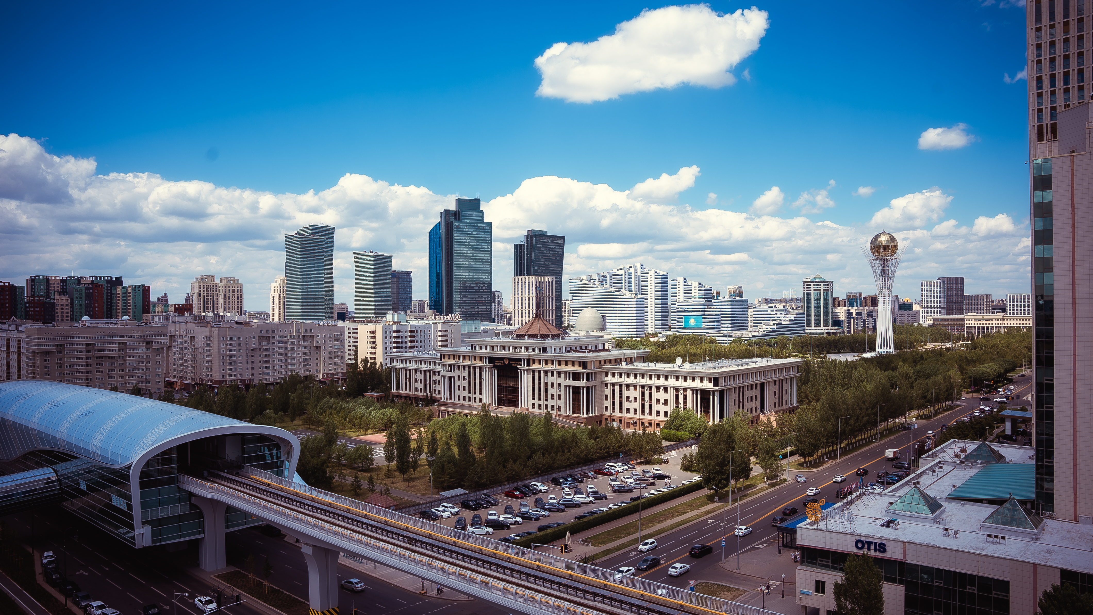 Индустрияландыру:  өңдеу өнеркәсібі мен  цифрландыруға басымдық