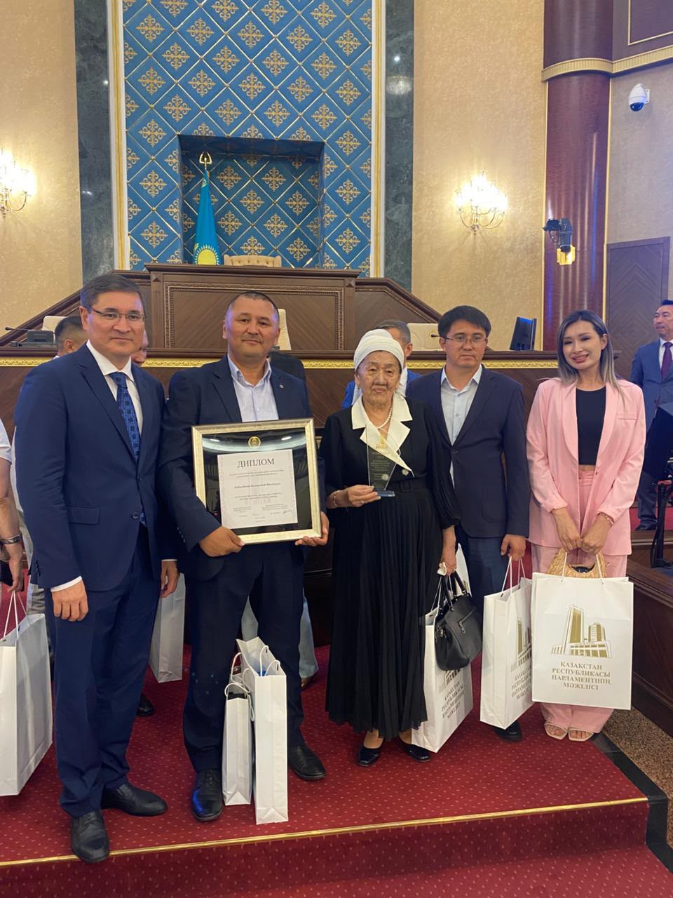 ҚҰТТЫҚТАЙМЫЗ! Әріптесіміздің жеңісі – газетіміздің де жеңісі!