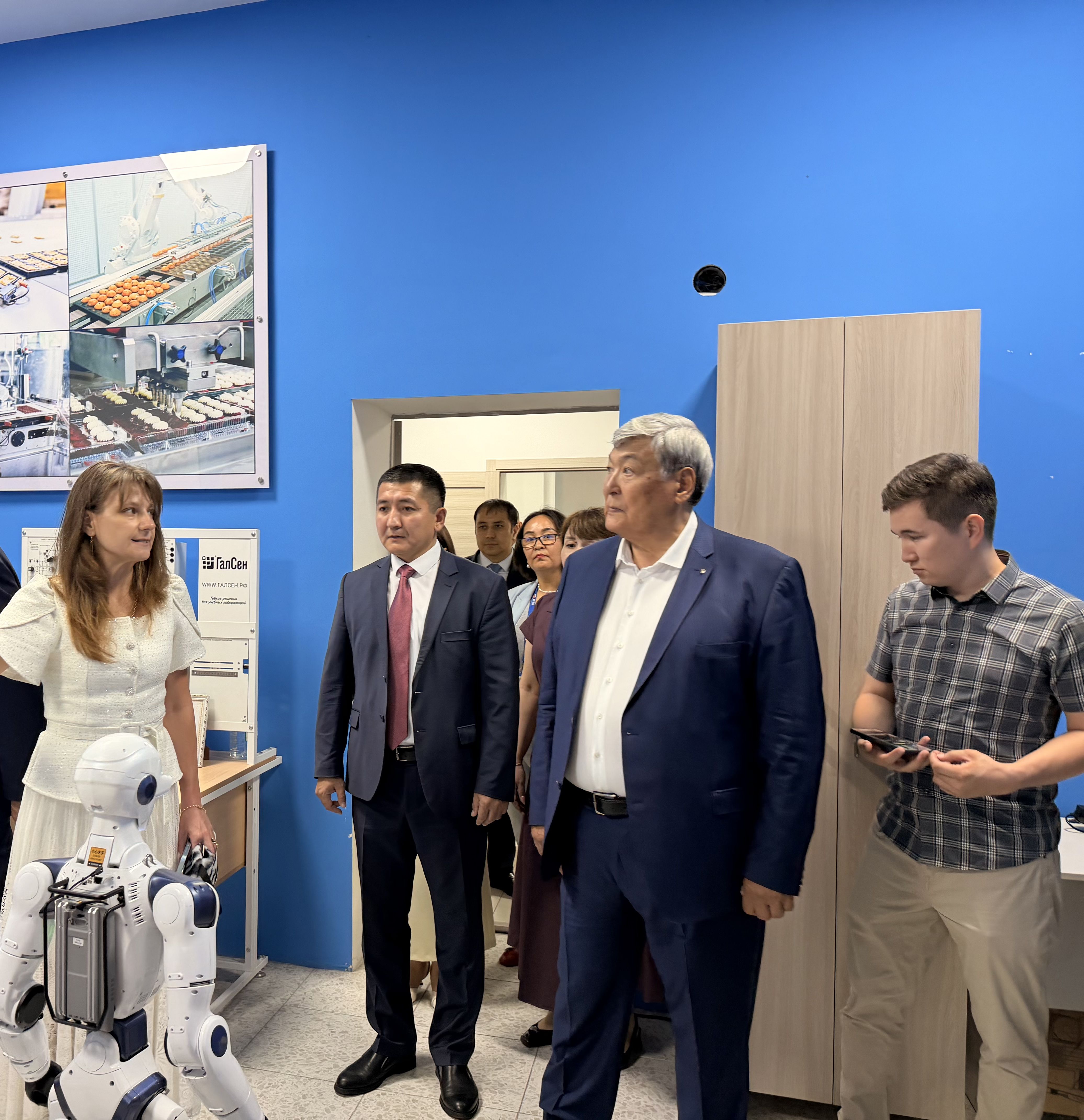 «МИТУ-да жүргізіліп жатқан озық ғылыми жобалар нәтижелері Қазақстан ғылымына аса қажет» - Тоқтар Әубәкіров