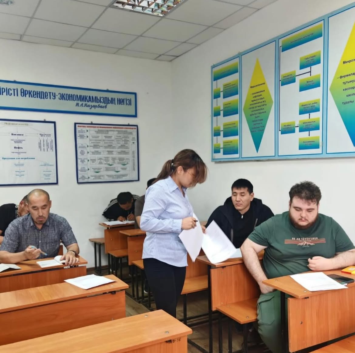 КӘСІПТІК ОҚЫТУ КУРСТАРЫНДА  100 АДАМ ОҚИДЫ