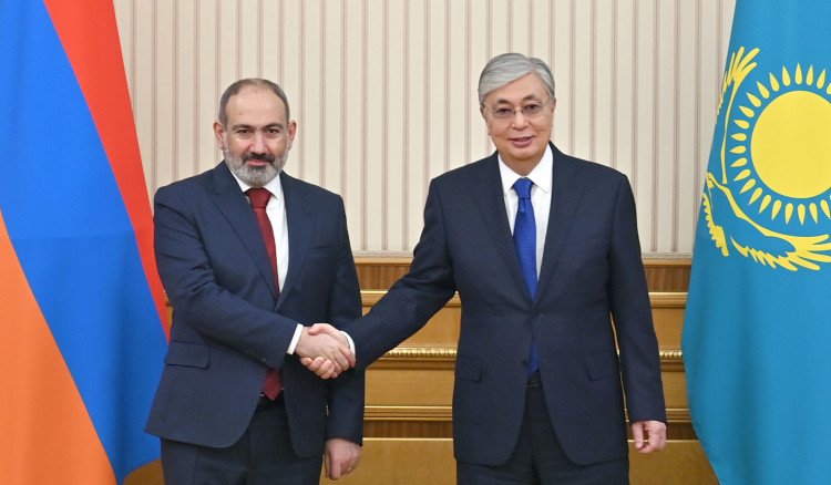 Президент Армения Премьер-министрімен келіссөз жүргізді