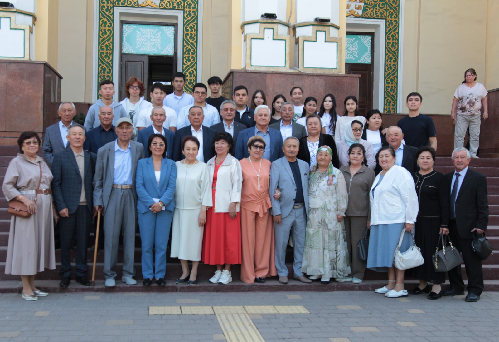 АЛТЫН ҰЯҒА ЕЛУ ЖЫЛДАН СОҢ:  БІР КУРСТЫҢ ТАҒДЫРЫ – БІР ДӘУІРДІҢ ТАРИХЫ