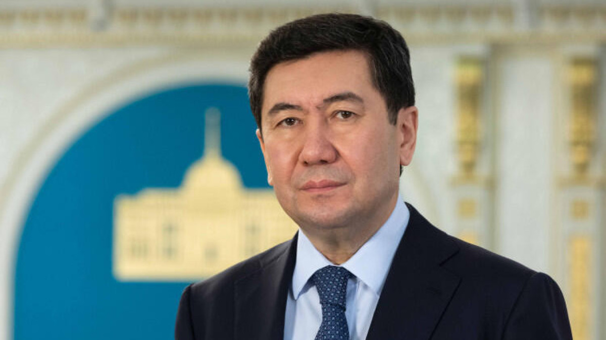 Ерлан Қошанов  Халық Кеңесінің  Төрағасы болып сайланды