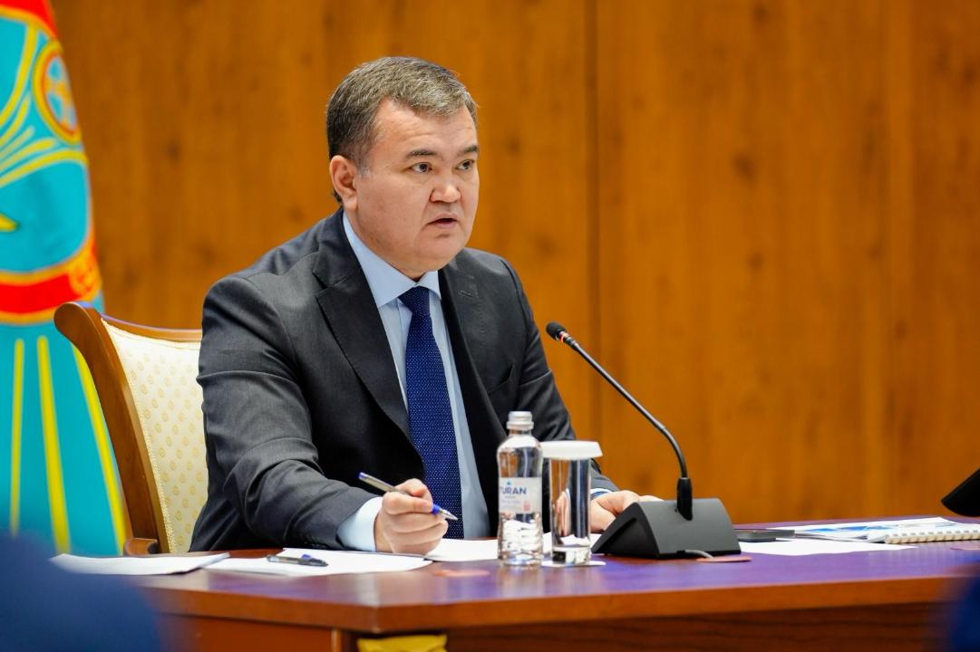 Әкім педагогтерді мерекесімен құттықтады