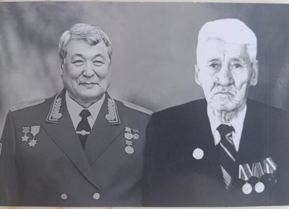 Ашаршылықтан аман қалған төртеудің бірі