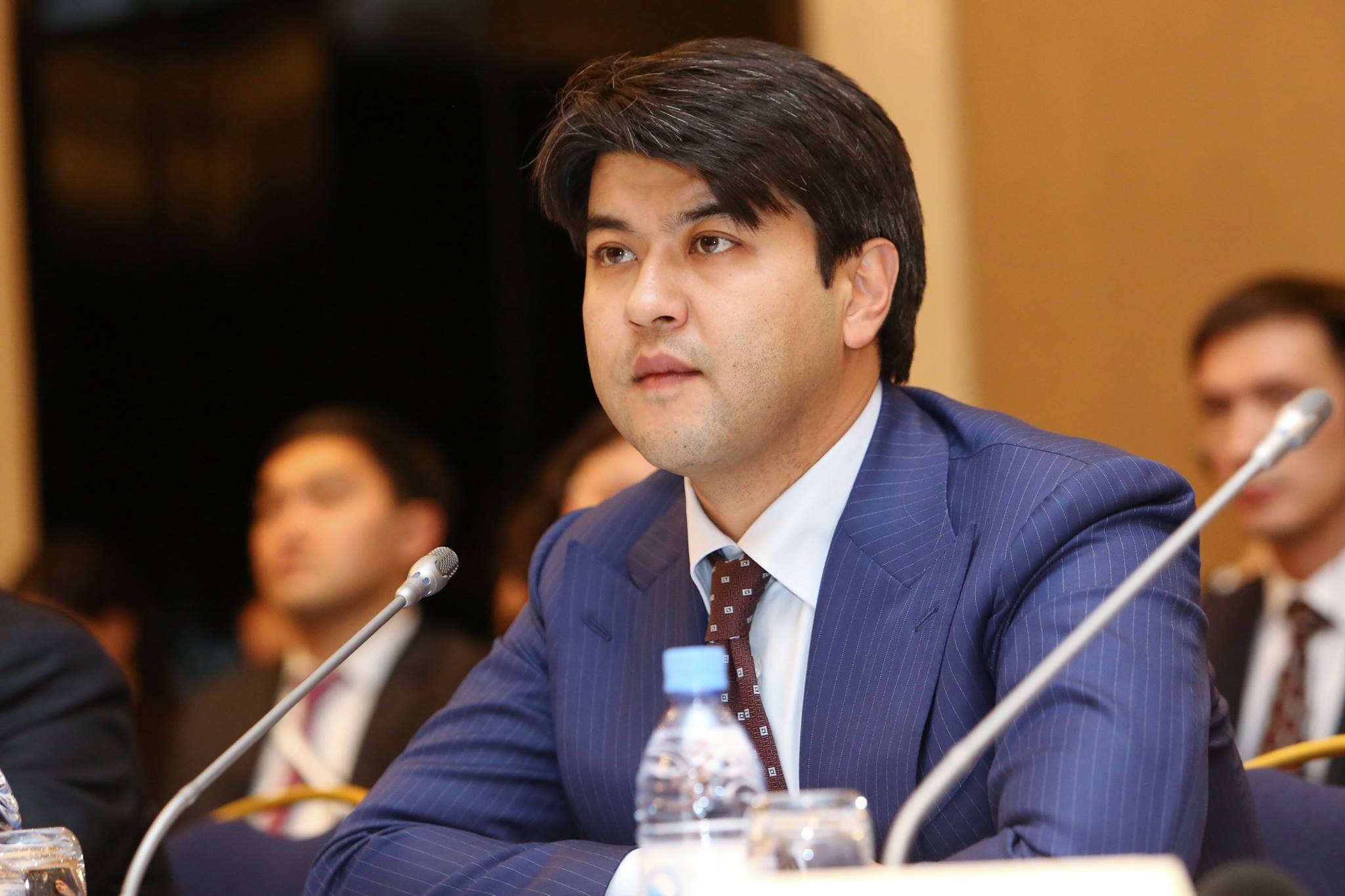 Қуандық Бишімбаев: "Ұлттық банк батыл шешім қабылдап, рубльден бас тартуы тиіс"