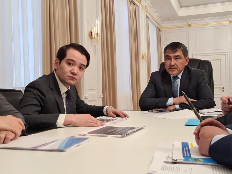 Жамбыл облысының әкімі Нұржан Нұржігітов «Қазфосфат» ЖШС Бас директоры Нұрхан Нұрлановпен кездесті