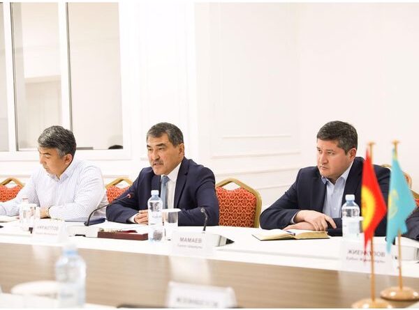 Жамбыл облысының әкімі Нұржан Нұржігітов Қырғызстан Республикасы Талас облысының губернаторы Бақытбек Нарбековпен кездесті