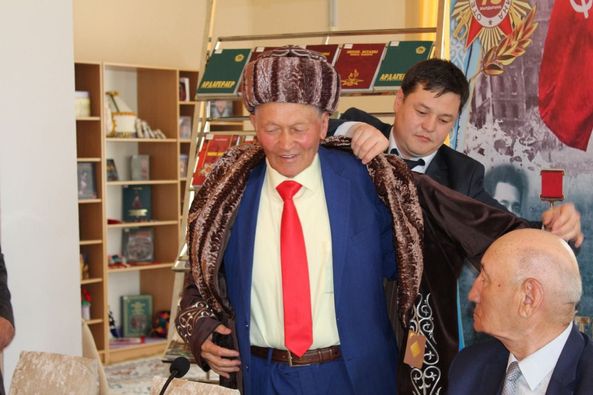 ЖАҢА КІТАПТЫҢ ТҰСАУКЕСЕРІ ӨТТІ