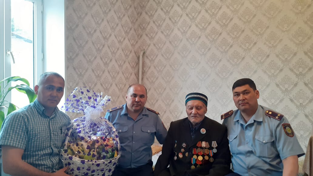 Соғыс ардагерін құттықтады