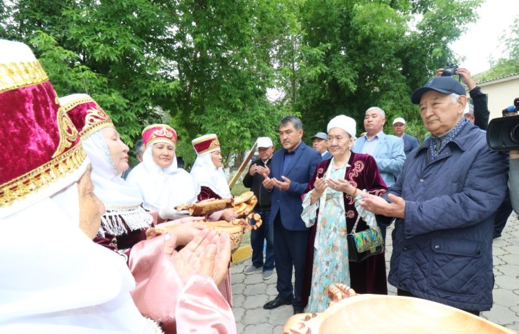 ДАЛА ТӨСІН ДҮБІРГЕ БӨЛЕГЕН ТОЙ: Талас ауданында «Қымызмұрындық – 2022» этно-фестивалі өтті