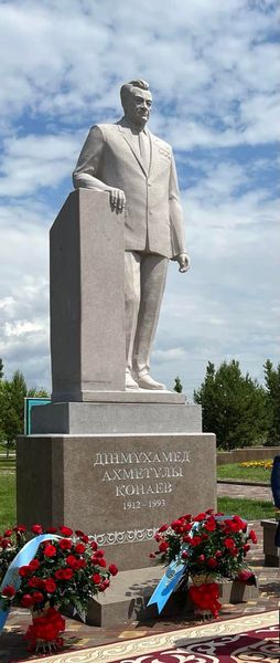 Бақанаста Дінмұхамед Қонаев ескерткіші ашылды