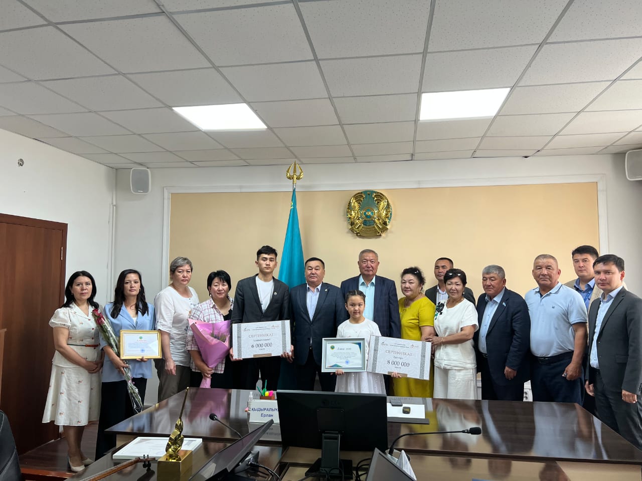 Еліміздің үздік домбырашылары - құрмет төрінде