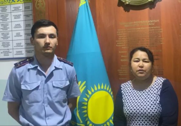 Полицейлер жоғалған 13 жастағы жасөспірім қызды тауып, отбасына қайтарды