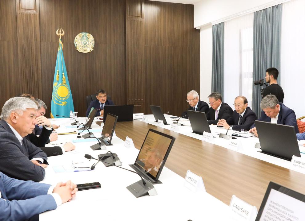Егістік және жол жиегіндегі орман жолақтарын күтіп-баптау мәселесі басты назарға алынады