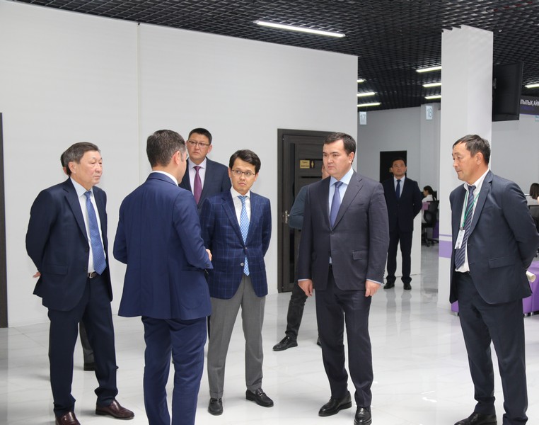 Қарағандыда халыққа қызмет көрсететін заманауи цифрлық кеңсе ашылды