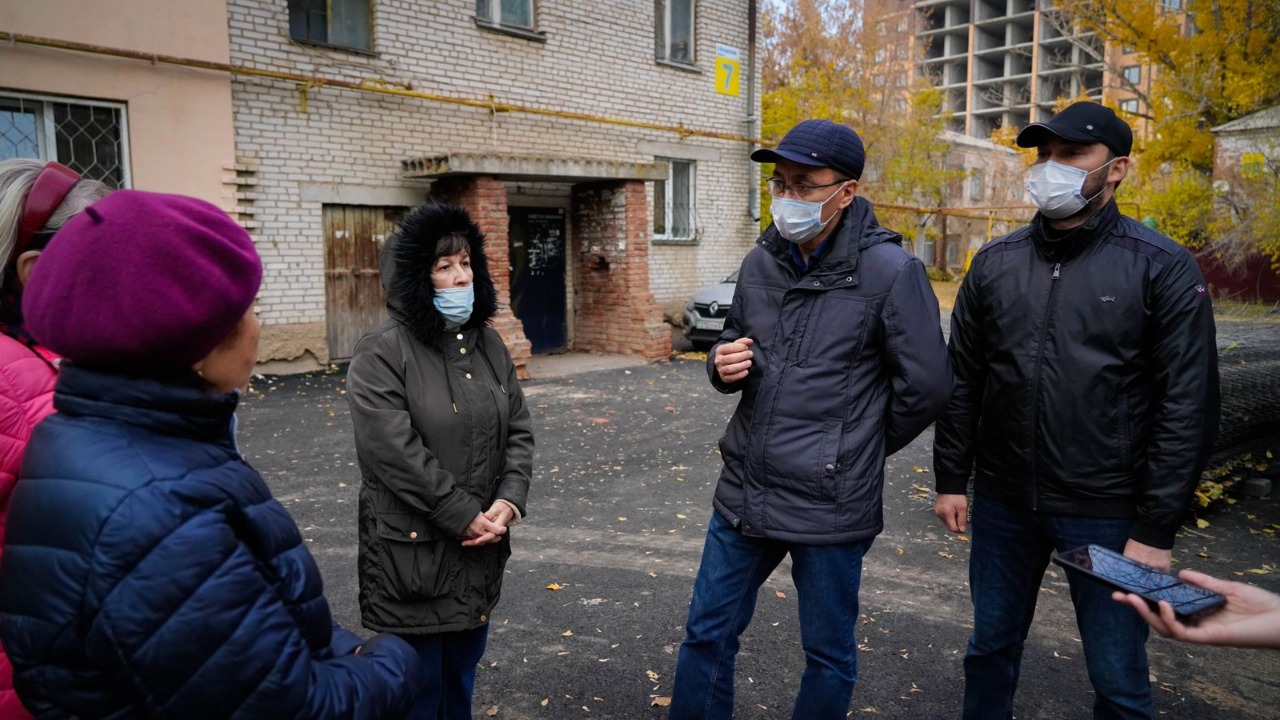 Аулалар жаңарып, алаңдар салынуда