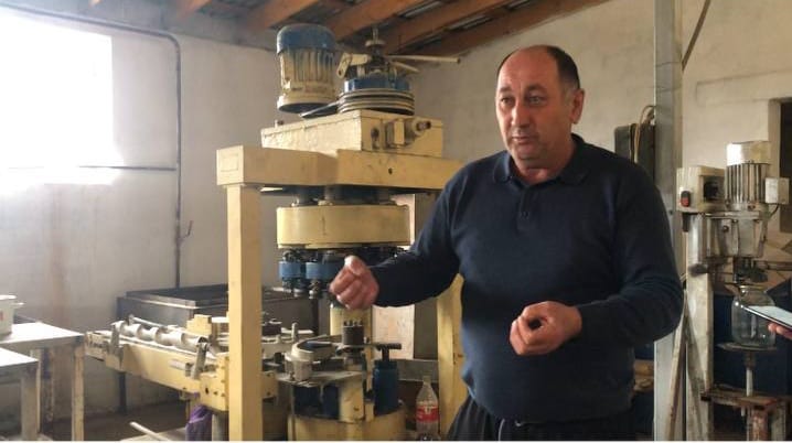 Жамбыл ауданында кәсіпкер күніне 500-600 шыны шырын өндіреді