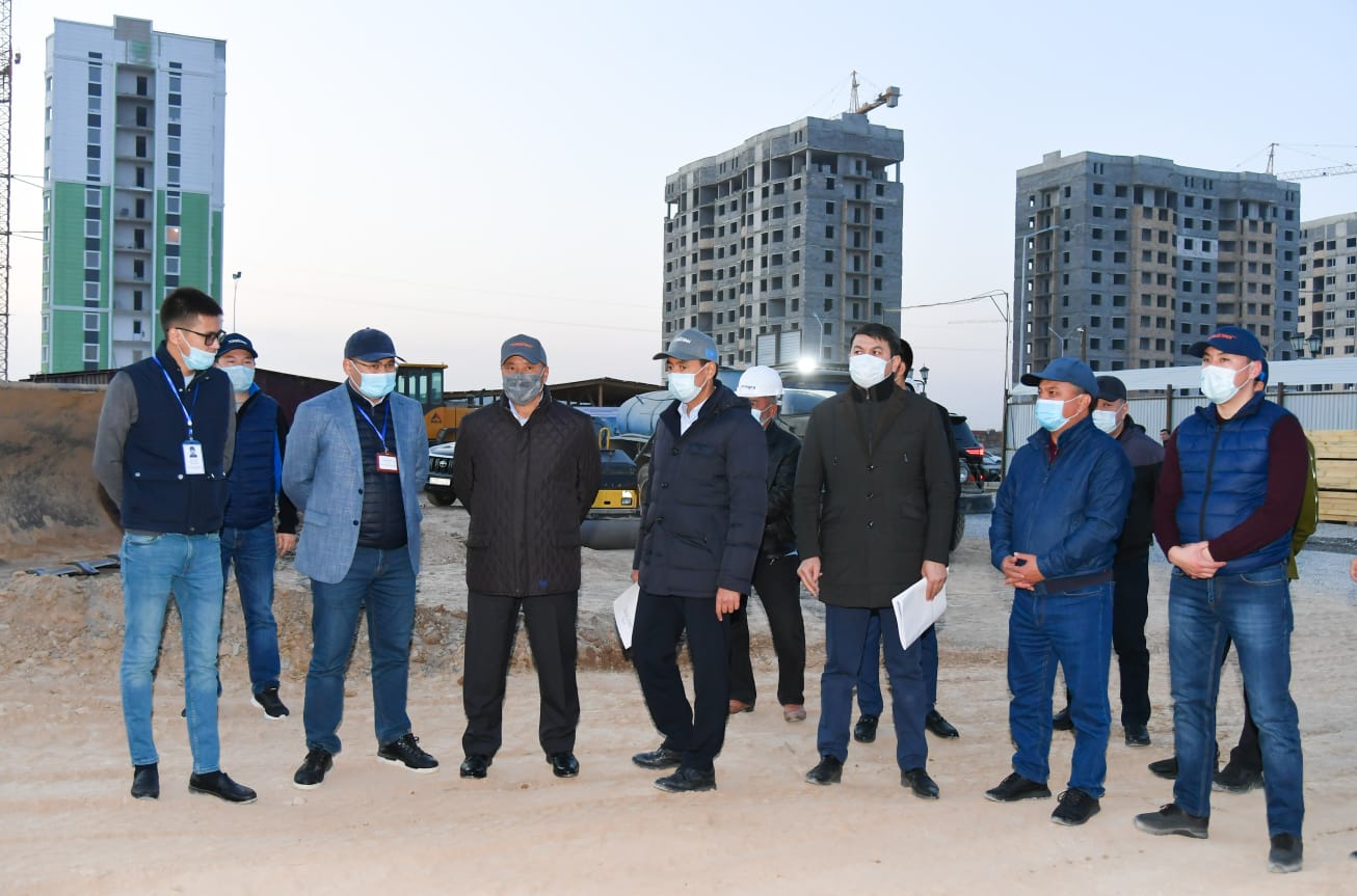 Шөкеевті іздесеңіз, құрылыс алаңдарынан табасыз