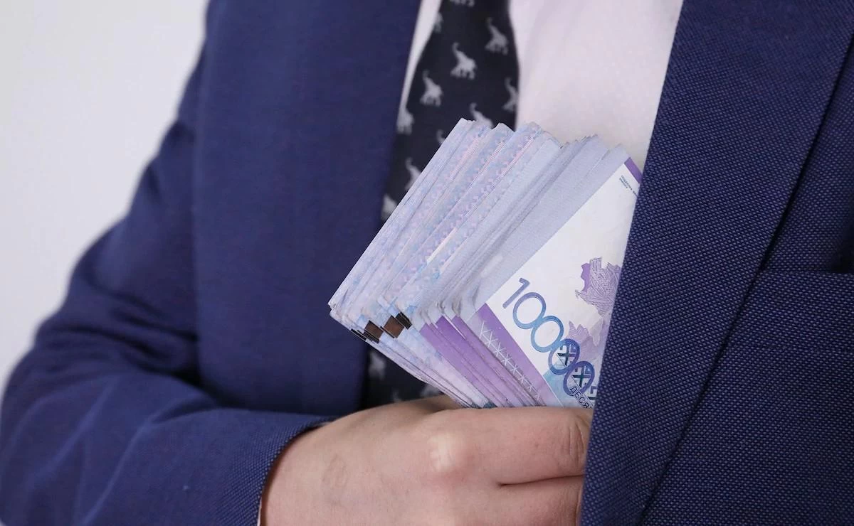 Жемқорлар мектеп «салып» жатыр...