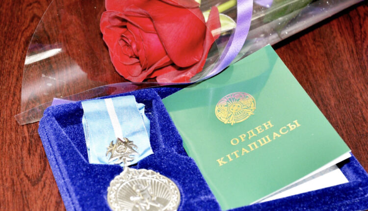 «Марапатталған аналар» мәртебесі кімдерге беріледі?