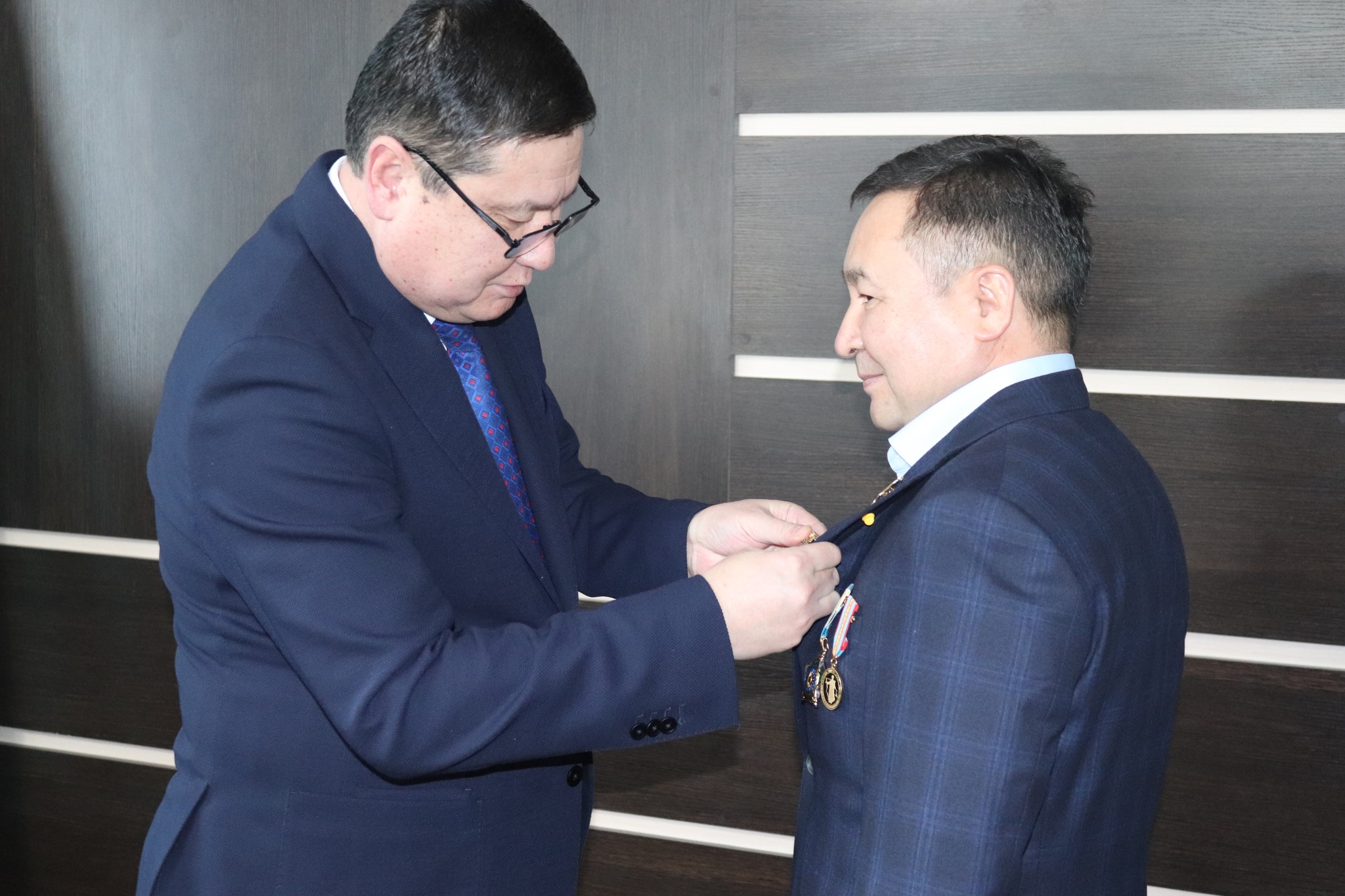 “Шу ауданының Құрметті азаматы атағы” тапсырылды