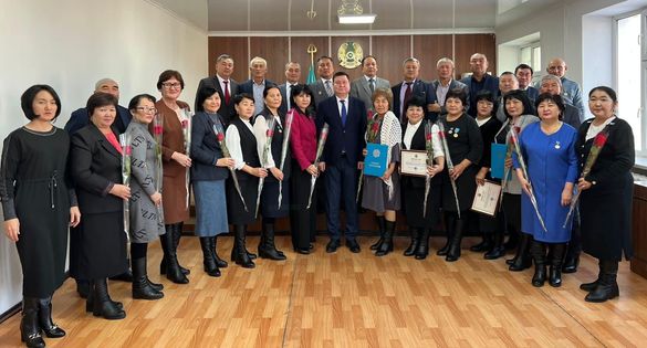 Тәуелсіздігіміз тұғырлы, елдігіміз еңселі болсын!