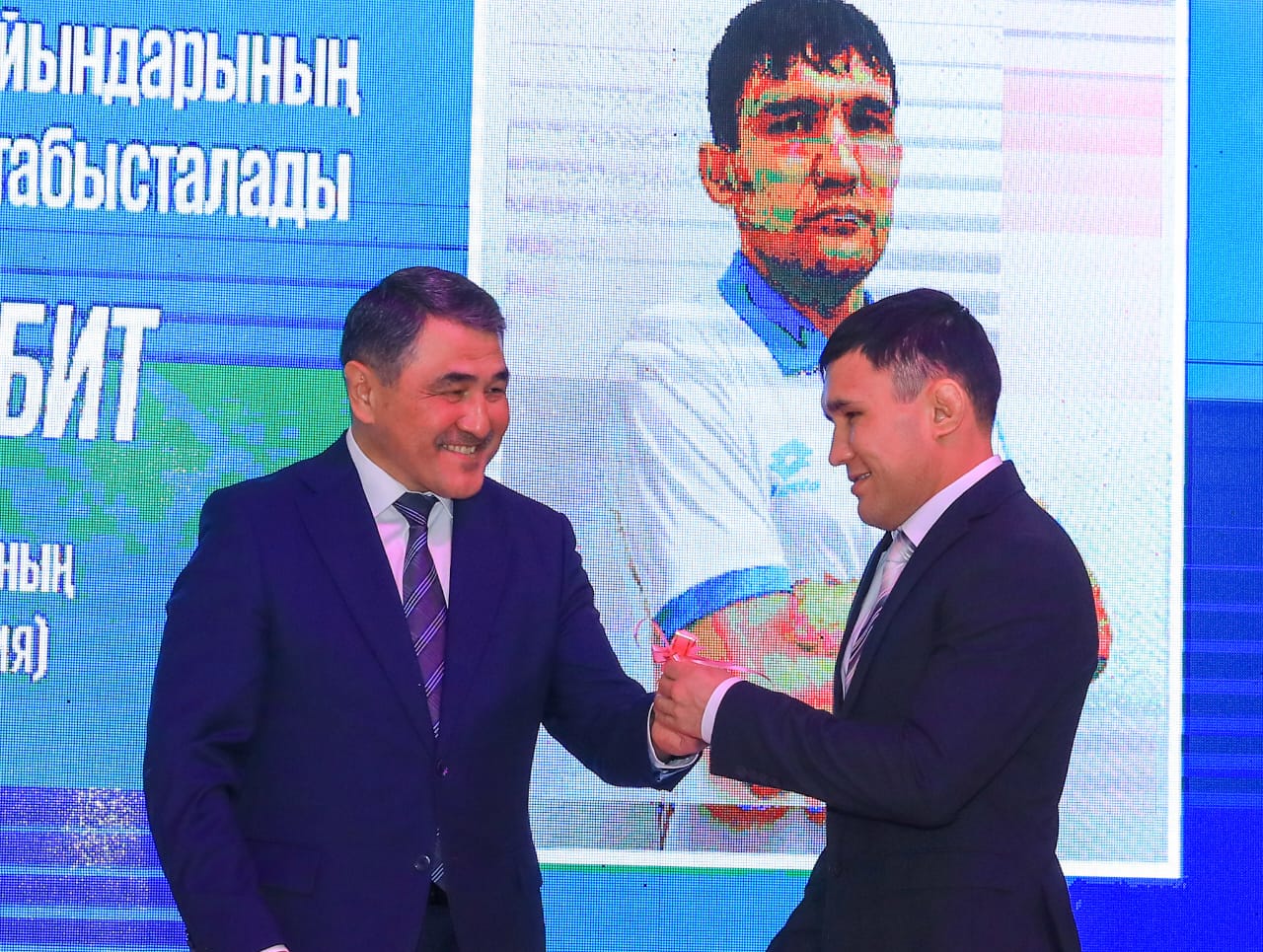 Сурдлимпиада ойындарының жүлдегерлеріне пәтер кілттері табысталды