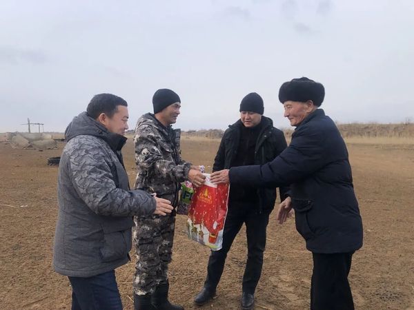 Мойынқұмдағы шаруаларға әкімнің сыйқалтасы жетті