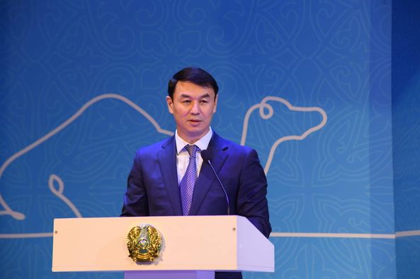 ДАРХАН САТЫБАЛДЫНЫҢ ТҮРКІСТАНДЫҚТАРҒА ЕСЕП БЕРУ ЖИЫНЫ БАСТАЛДЫ
