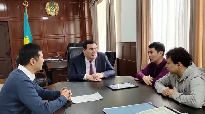 Қала әкімі жайдарманшы жастармен жүздесті
