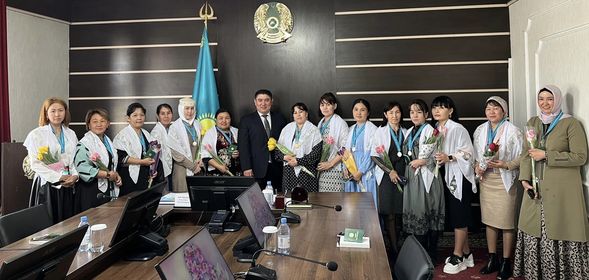 КӨПБАЛАЛЫ АНАЛАР ҚҰРМЕТ ТӨРІНДЕ