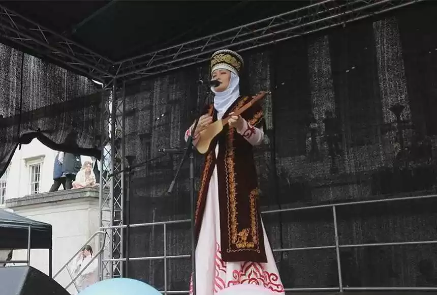 Әз-Наурыз Лондон төрінде